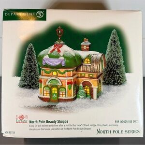 Department 56 North Pole Beauty Shoppe Illuminated Holiday Village Building